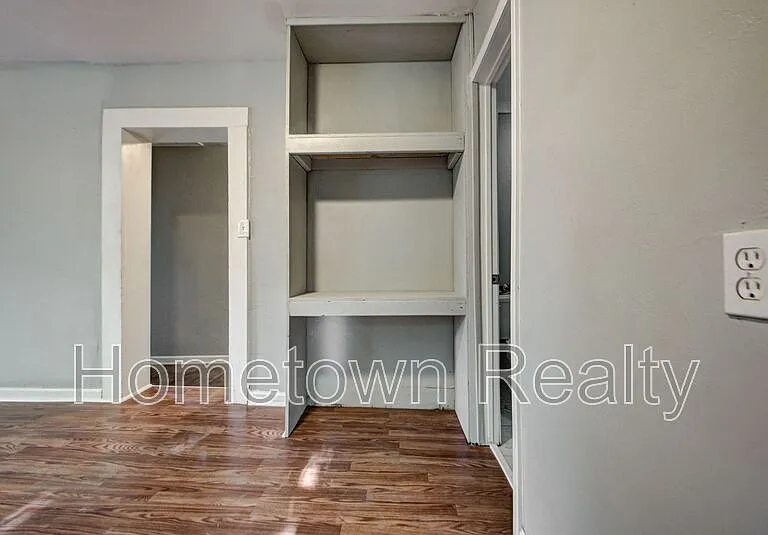 1801 E Madison St — Photo 11