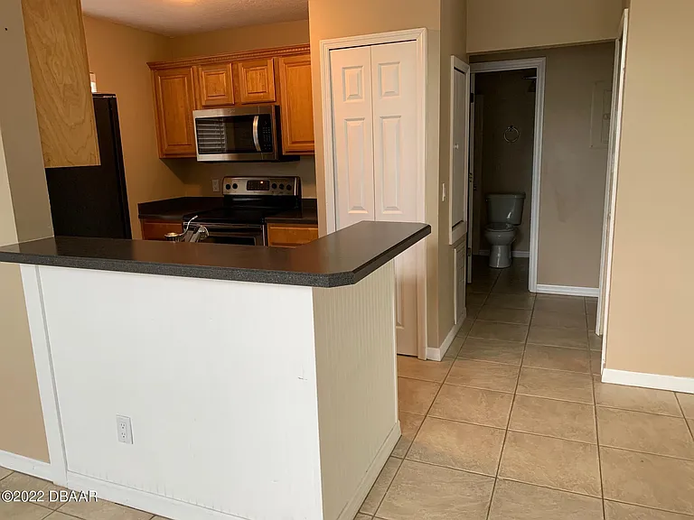 942 Bakewell Ct #202 — Photo 6