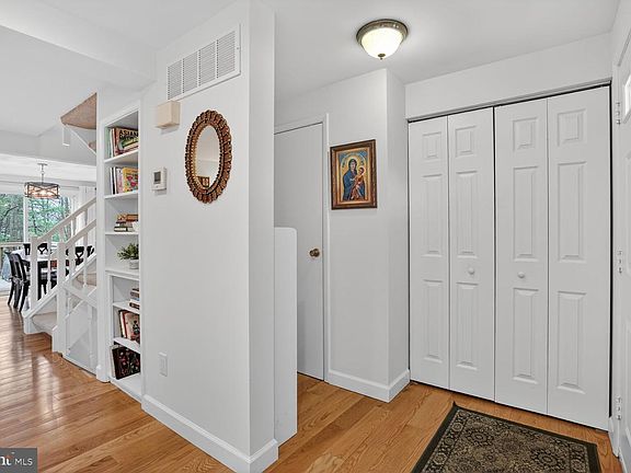 4th image of 1575 Bennington Woods Ct