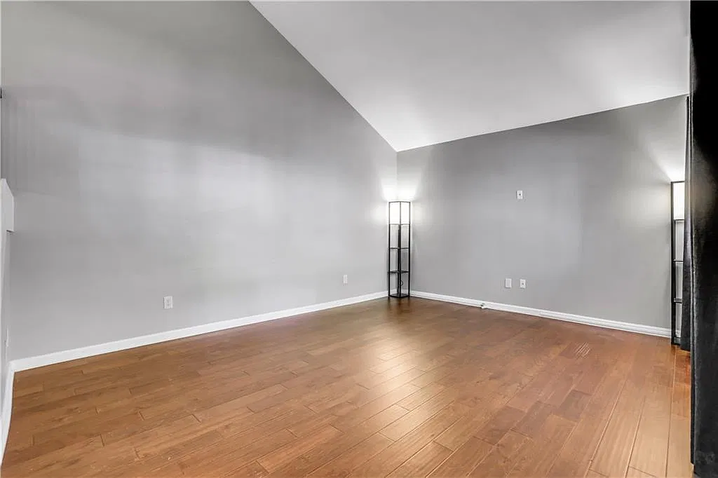 2 bed, 2.5 bath, 1290 sqft, $2,475 — Photo 3