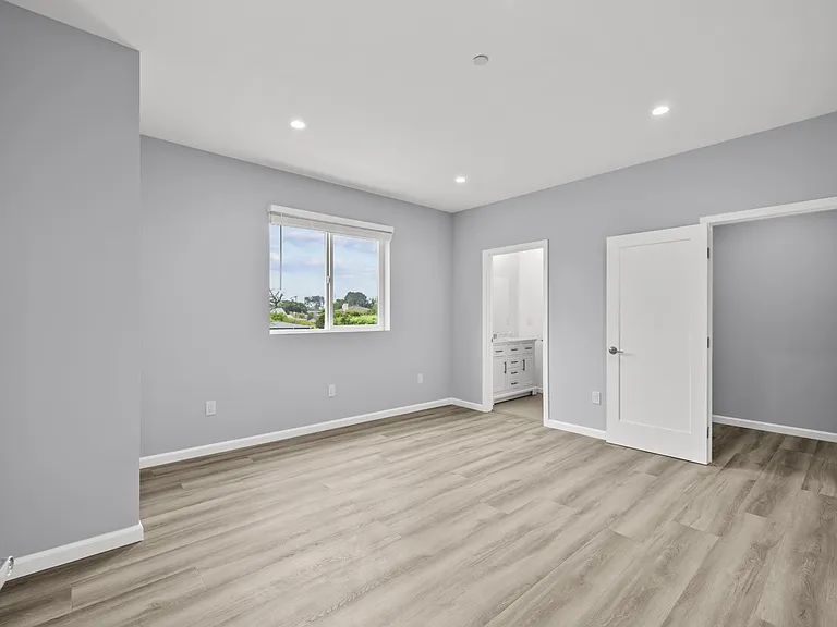 15836 Eccles St — Photo 24