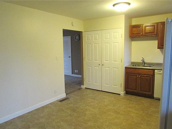 5th image of 1032 Alder Dr