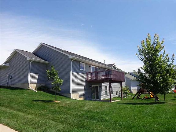 3rd image of 717 Blue Jay Ct