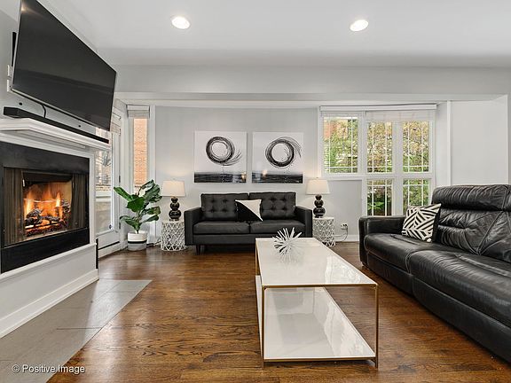 5th image of 421 W Oakdale Ave APT 6