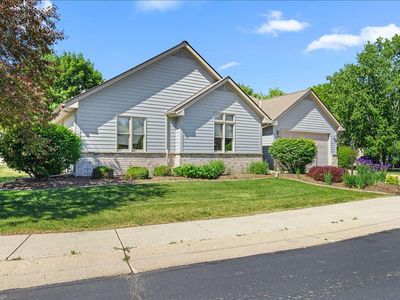 1320 West Heights COURT, West Bend, WI, 53095