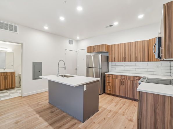 184 E Vine St #2B-2Ba-977Sqft