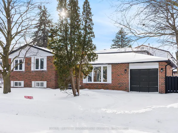 246 Hodgson Dr, Newmarket, ON L3Y 1E2