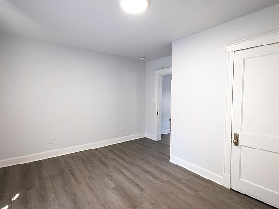 5th image of 203 Suddarth St