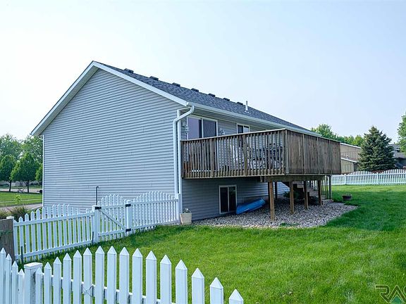 5th image of 522 N Antelope Ave