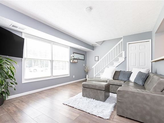 2nd image of 3405 Beaver Trl APT B