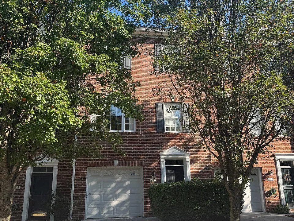 207 Cross Keys Pl