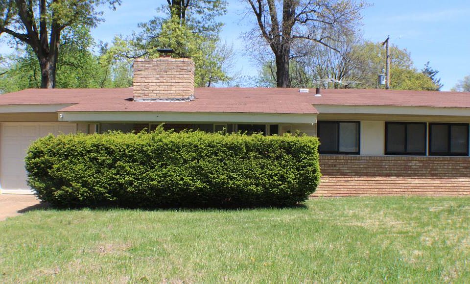 1st image of 3105 Blackwood Dr