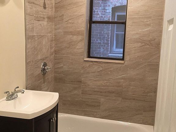 3rd image of 260 Clendenny Ave APT 1