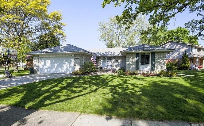 1st image of 43923 S Umberland Cir