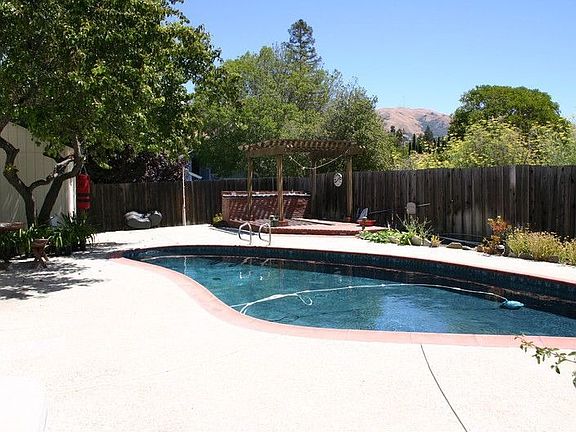 5th image of 44308 Camellia Dr