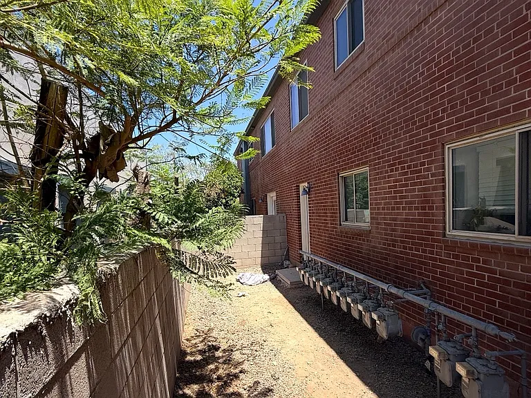 1333 E Thomas Rd — Photo 13