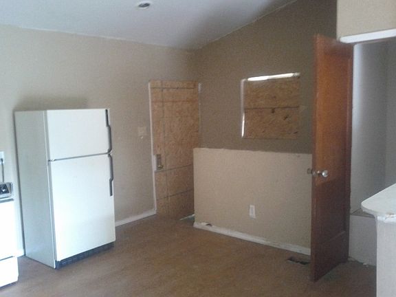 3rd image of 801 Holland Ave