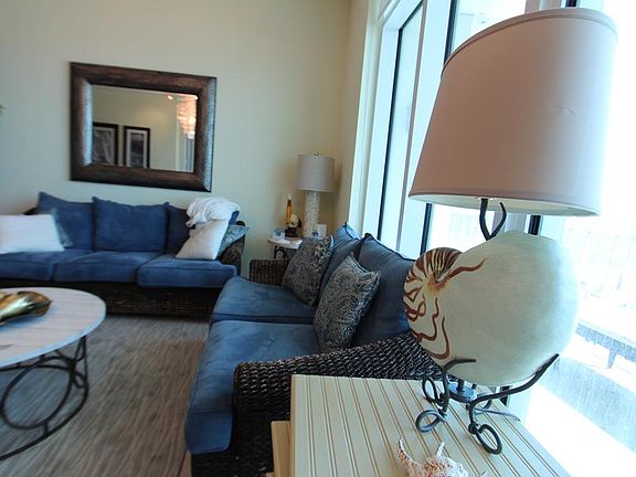 3rd image of 310A Padre Blvd