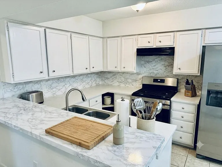 5810 Twisted Pine Ct #C — Photo 7