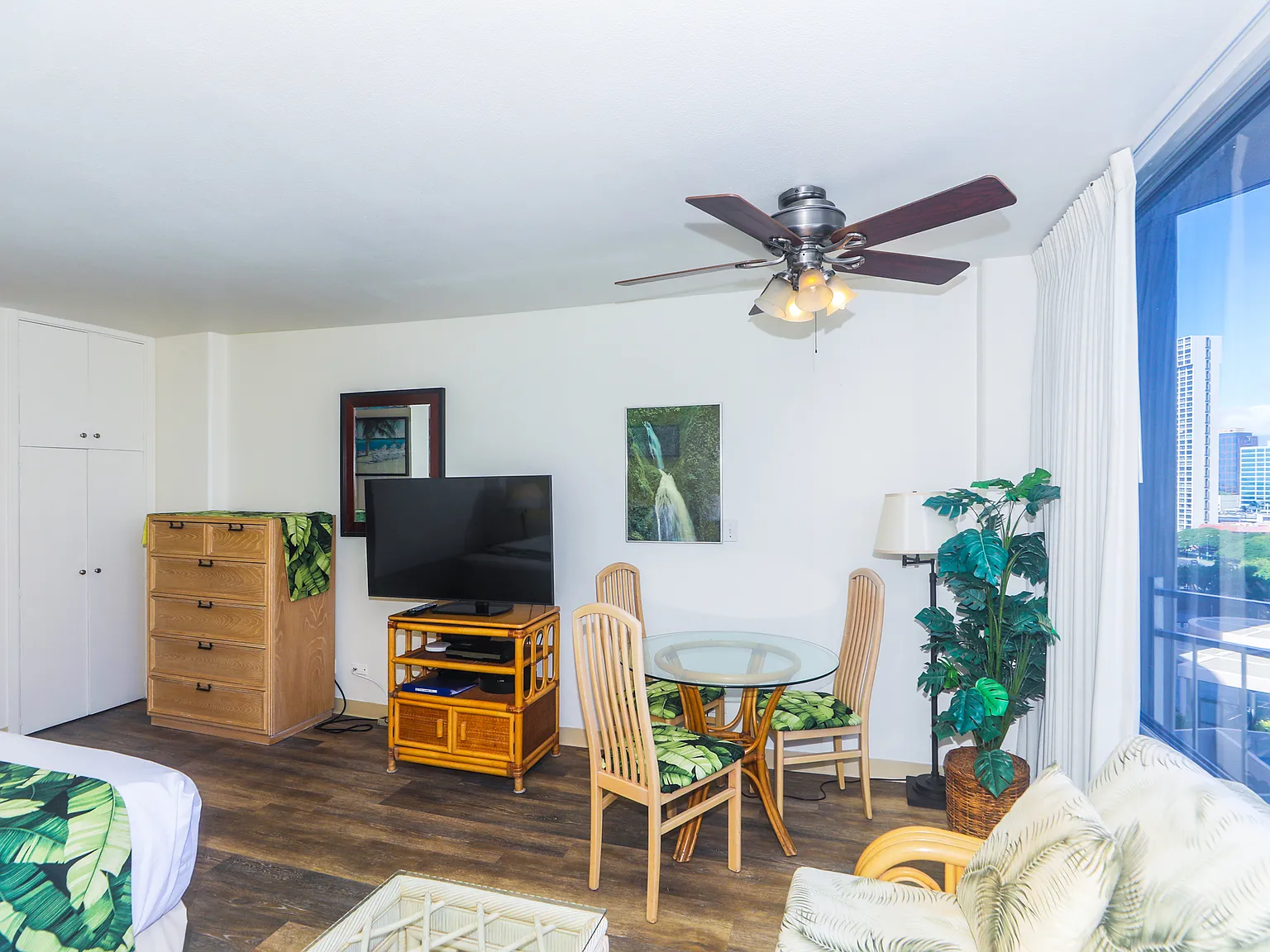 Studio, 455 sqft, $2,300 — Photo 2