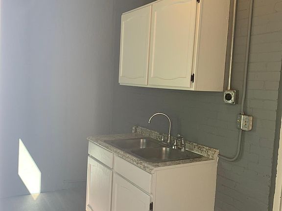 5th image of 803 Wyoming Ave