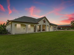 413 County Road 192, Alvin, TX 77511