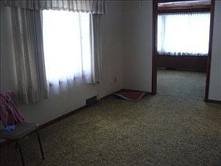 5th image of 213 S School St