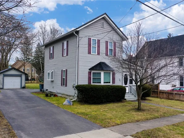 16 Thorpe Ave, Hammondsport, NY 14840