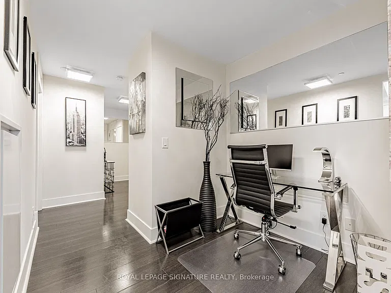 32 Davenport Rd #1303 — Photo 7