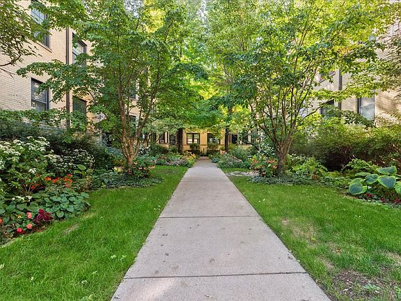 2nd image of 1431 W Summerdale Ave APT 2A