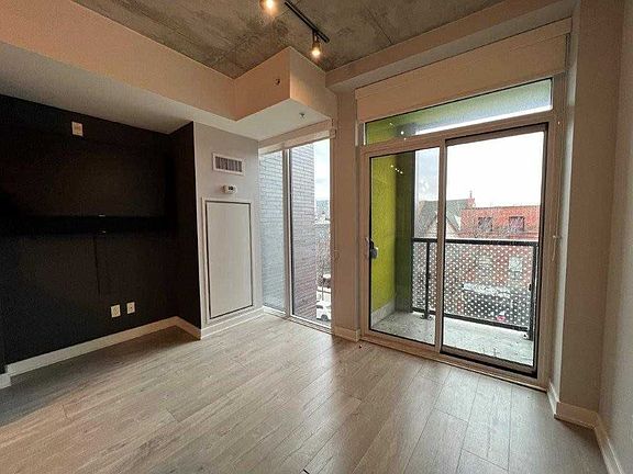 5th image of 109 Ossington Ave #308