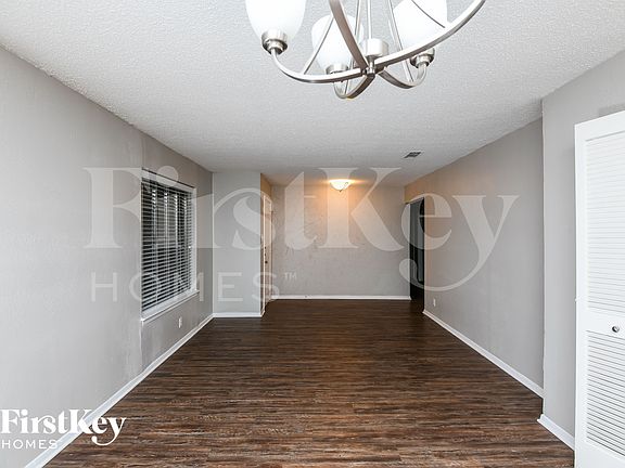 3rd image of 1808 W Cedar Elm Dr