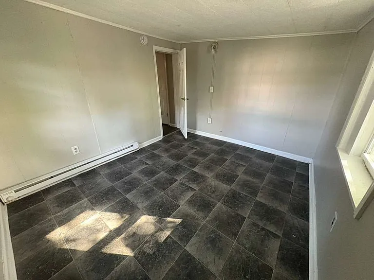 733 Burden Ave #1 — Photo 5