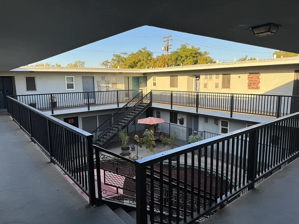 2602 N Fresno St #14