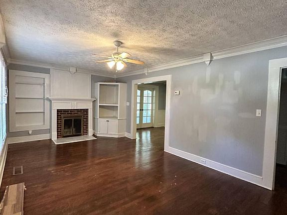 4th image of 625 Ridgewood Ave