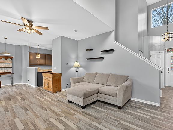 3rd image of 1481 Cambria Dr Unit 3