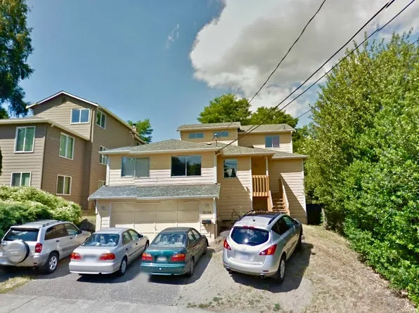 2120 NE 54th St, Seattle, WA 98105