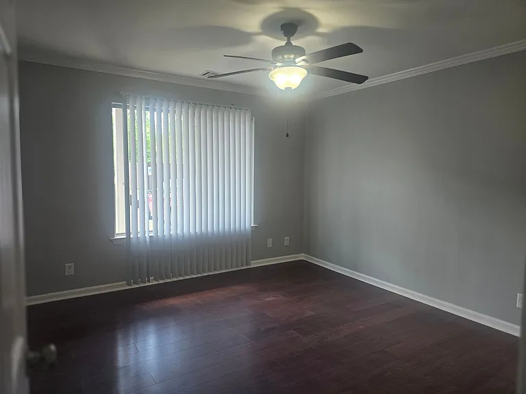 702 Westbrook Ct — Photo 11