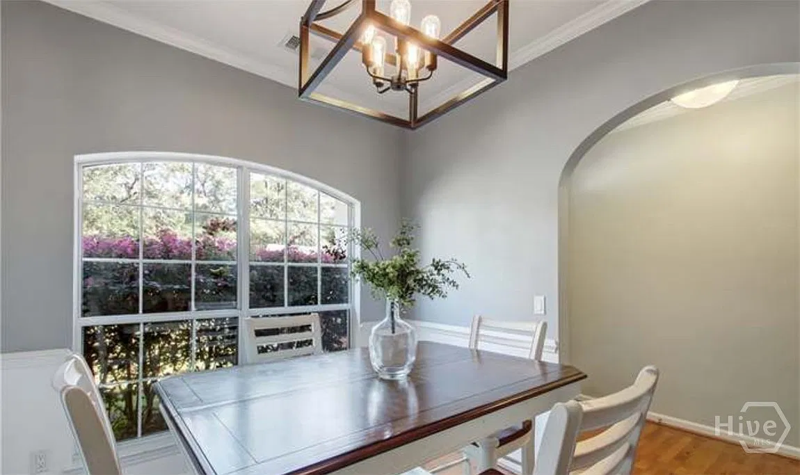 3 bed, 2.0 bath, 2188 sqft, $2,800 — Photo 3
