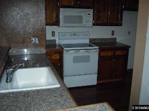 2nd image of 1014 Bradley Sq