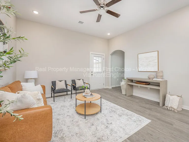 3426 W Angel St — Photo 6
