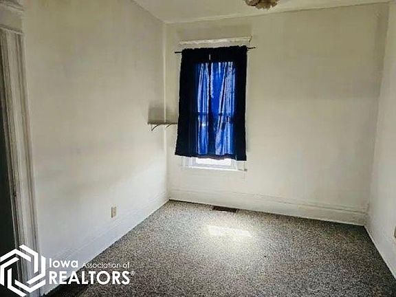 3rd image of 602 S 1st St