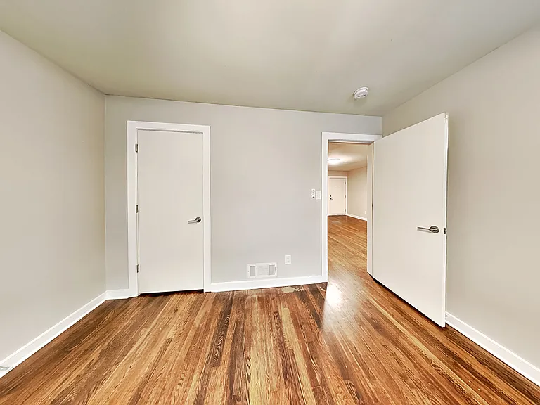 880 N Highland Ave NE #B3 — Photo 7