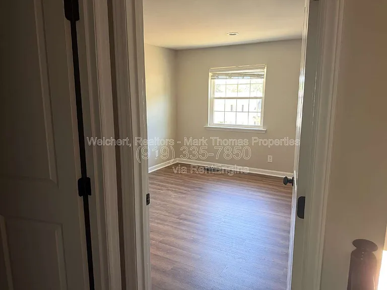 208 Bridgefield Pl — Photo 8