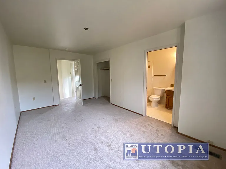 304 Main St — Photo 14