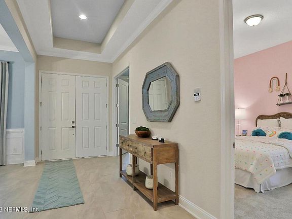 3rd image of 84 HOLLY LANDING Way