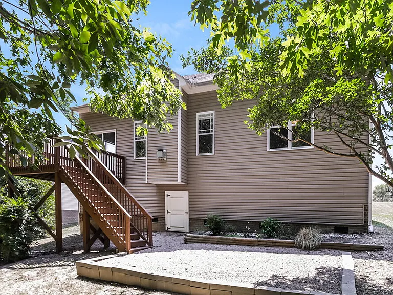 200 Willowbrook Cir — Photo 17