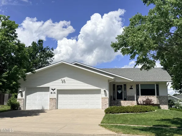 814 W Turnpike Ave, Bismarck, ND 58501