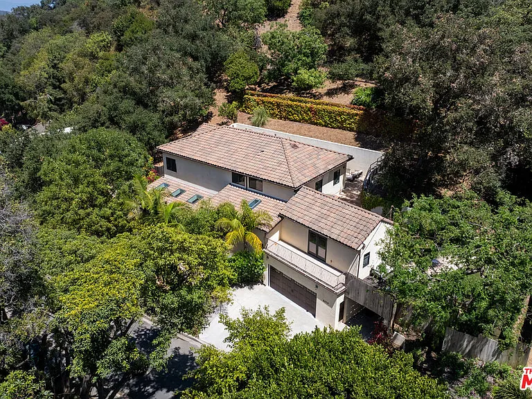 8836 Wonderland Ave — Photo 52