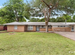 4202 Meadowbrook Dr, Wichita Falls, TX 76308